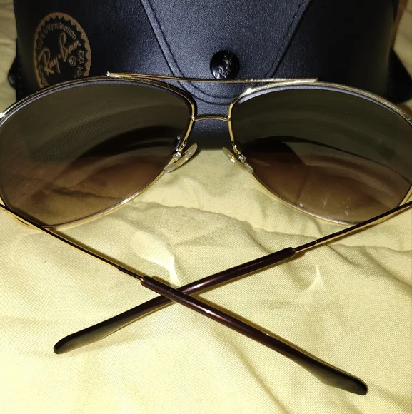 Ray-Ban Gold Aviator Sunglasses - Picture 2 of 4